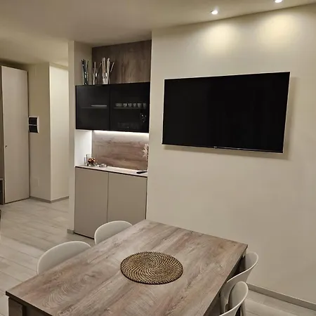 Via Bachelet 8 Luxury House